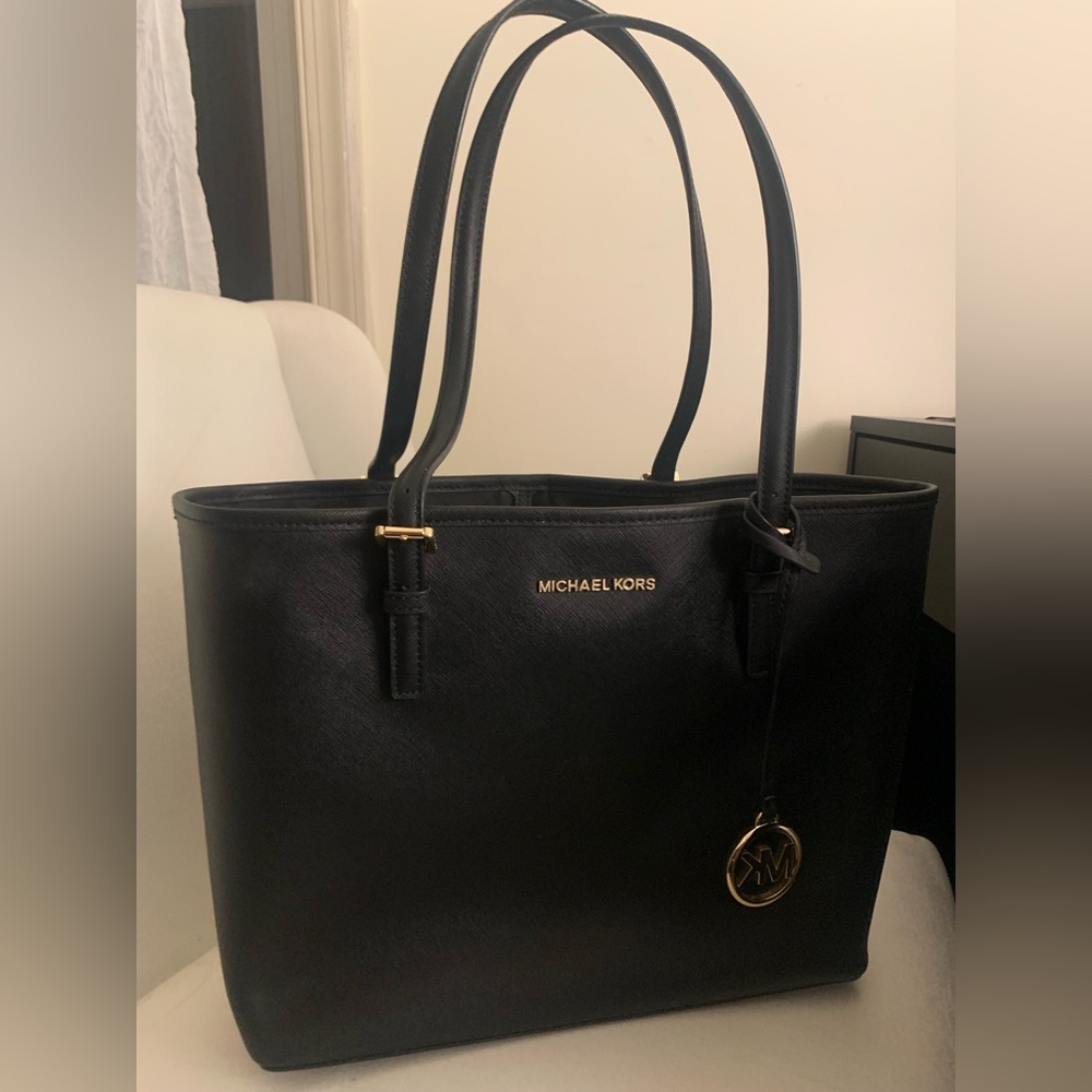 Michael Kors Jet Set Leather Tote - Picture 1 of 3